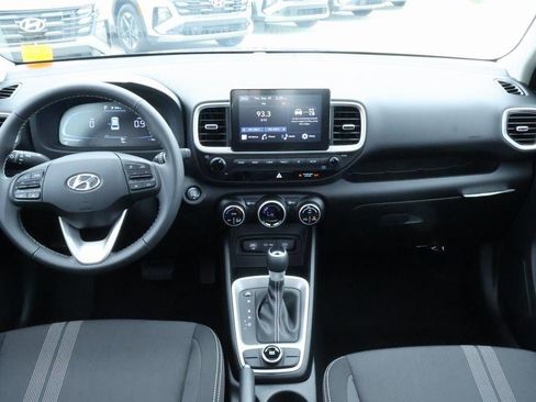 New 2025 Hyundai Venue SEL image 6