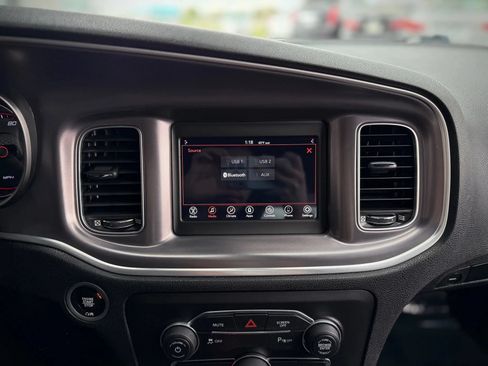 Used 2019 Dodge Charger SXT w/ Leather Interior Group RWD image 16