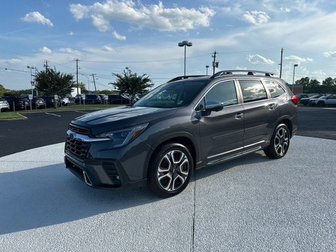 Used 2023 Subaru Ascent Touring AWD/4WD image 3
