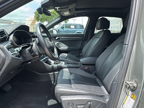 Used 2022 Audi Q3 2.0T Premium w/ Convenience Package AWD/4WD image 9