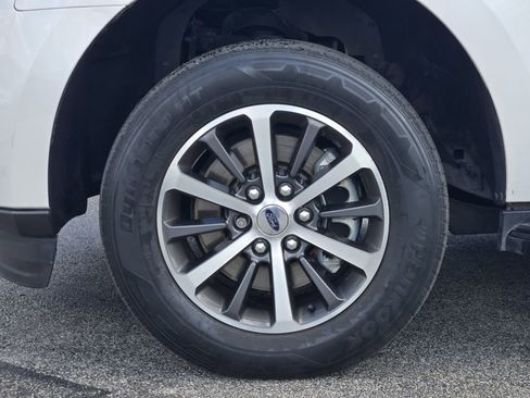 Used 2018 Ford Expedition XLT w/ Equipment Group 202A RWD image 11