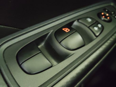 Used 2025 Nissan Versa S w/ Trunk Package FWD image 27