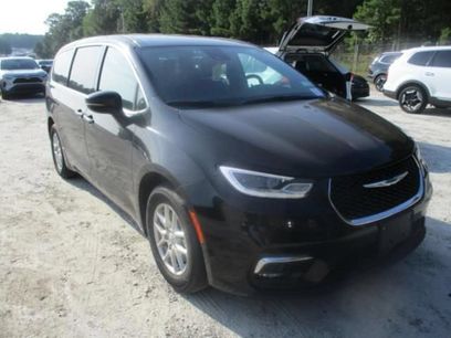 Certified 2025 Chrysler Pacifica Select