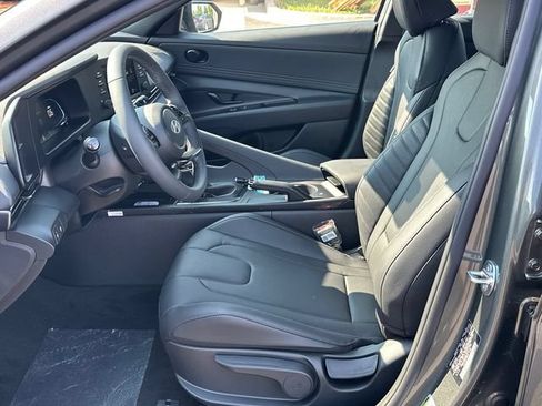 New 2026 Hyundai Elantra SEL Sport FWD image 11