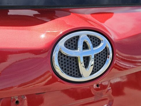 Used 2017 Toyota RAV4 XLE FWD image 15