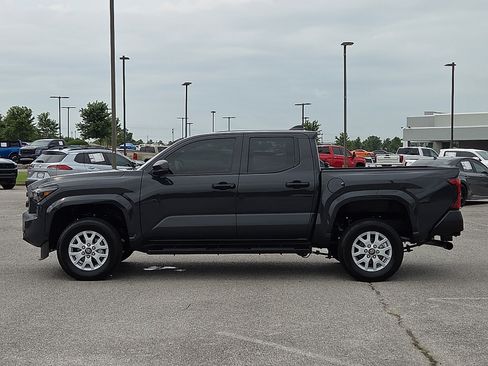 Used 2025 Toyota Tacoma SR RWD image 3