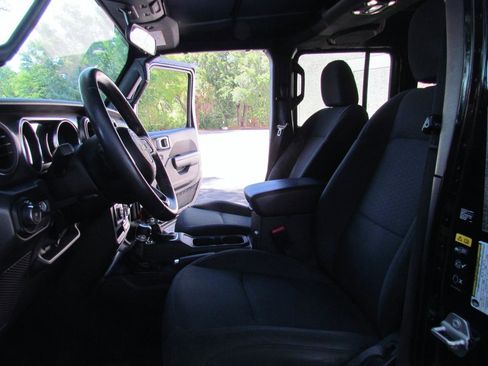 Used 2022 Jeep Wrangler Unlimited Sport image 23