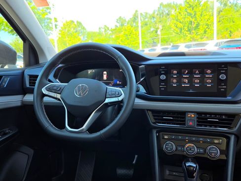 Used 2024 Volkswagen Taos SE AWD/4WD image 60