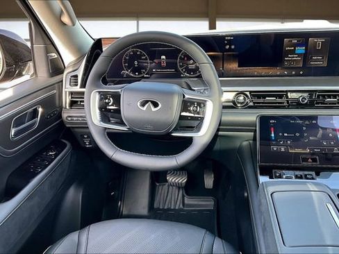 New 2026 INFINITI QX80 Luxe image 5