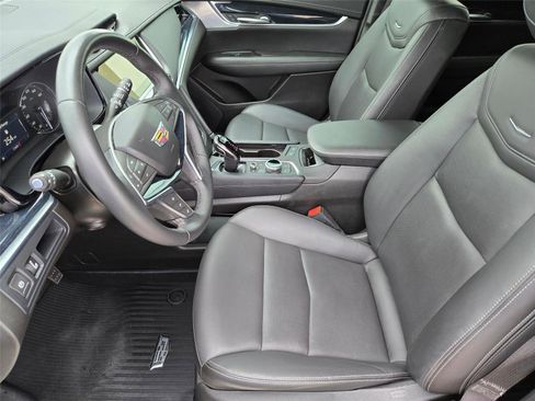 Used 2024 Cadillac XT5 Premium Luxury FWD image 11