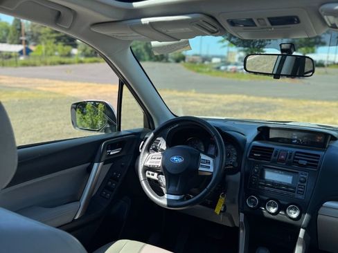Used 2015 Subaru Forester 2.5i Limited AWD/4WD image 35