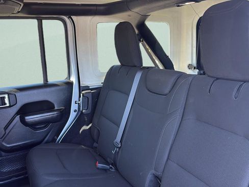 Used 2022 Jeep Wrangler Unlimited Sport AWD/4WD image 15