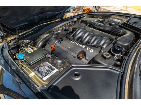 Used 1998 Jaguar XK8 Convertible image 33