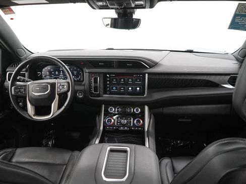 Used 2022 GMC Yukon Denali w/ Denali Premium Package AWD/4WD image 14