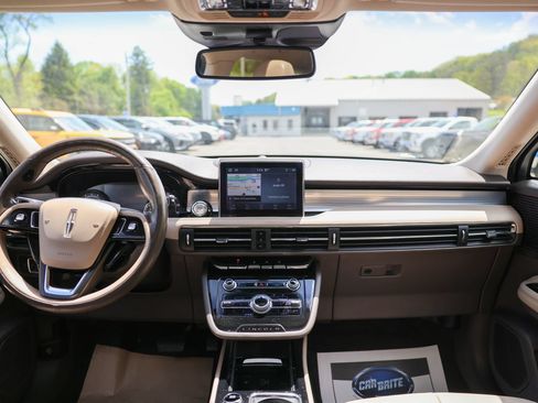 Used 2022 Lincoln Corsair AWD w/ Premium Package image 25