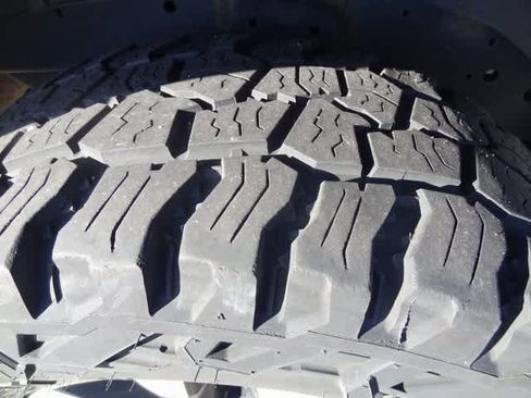 Used 2021 Nissan Titan PRO-4X w/ Pro-4x Convenience Package image 27