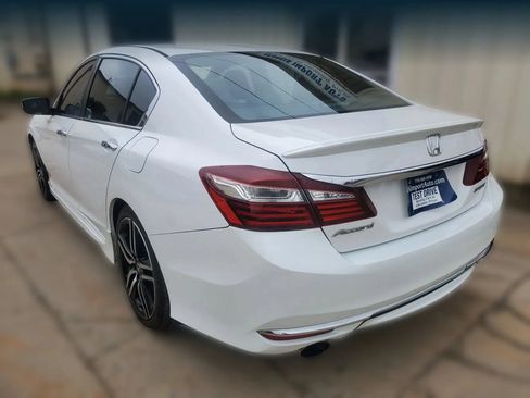 Used 2016 Honda Accord Sport image 9