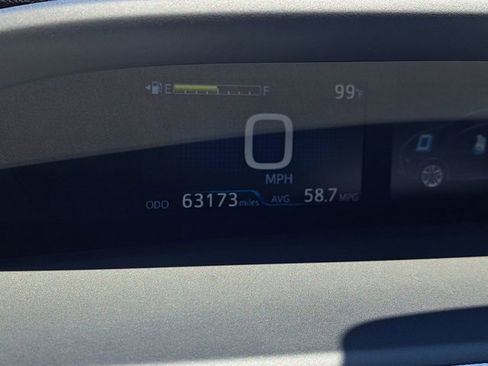 Used 2021 Toyota Prius L Eco image 27