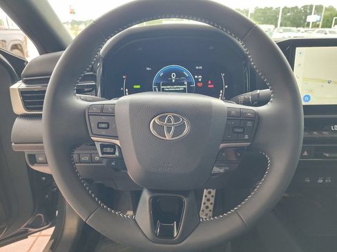 Used 2025 Toyota Camry SE w/ Multimedia Upgrade Package FWD image 18