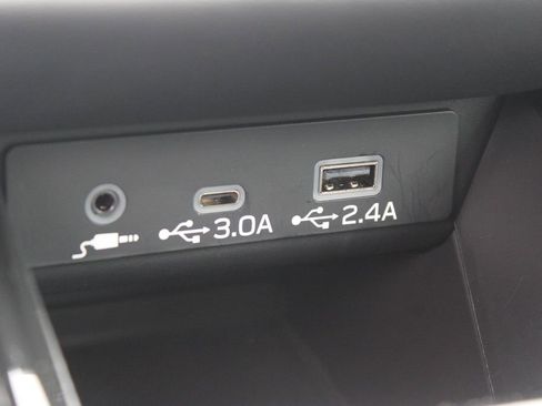 Used 2025 Subaru Legacy Premium image 17