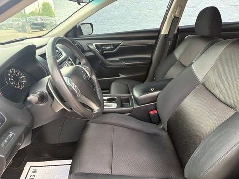 Used 2017 Nissan Altima 2.5 SR w/ Midnight Edition Package FWD image 11