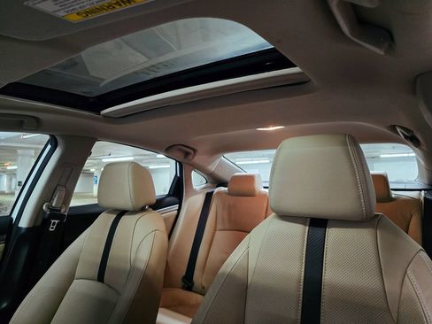 Used 2018 Honda Civic Touring image 18