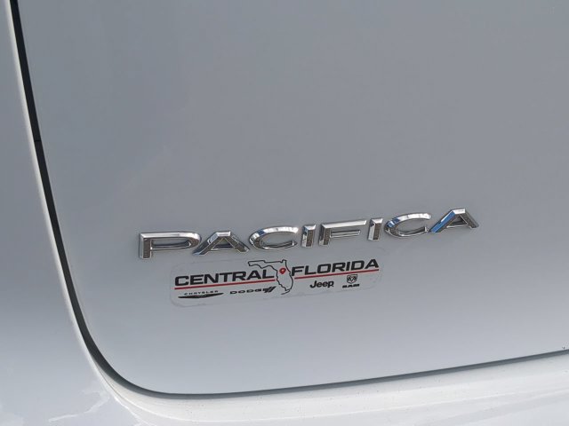 Certified 2026 Chrysler Pacifica Select FWD image 13