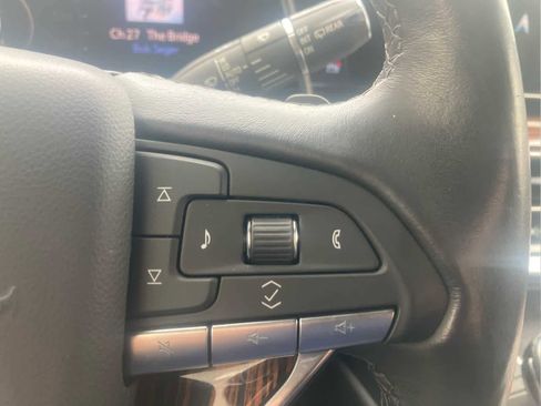 Used 2021 Cadillac Escalade ESV Premium Luxury image 23