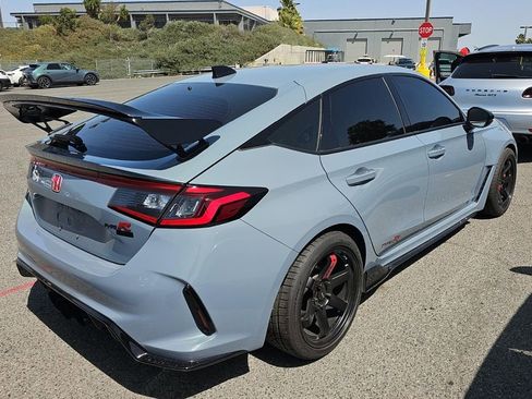 Used 2025 Honda Civic Type R image 2