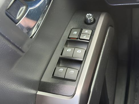 Used 2023 Toyota Tacoma TRD Off-Road w/ TRD Premium Off Road Package AWD/4WD image 22
