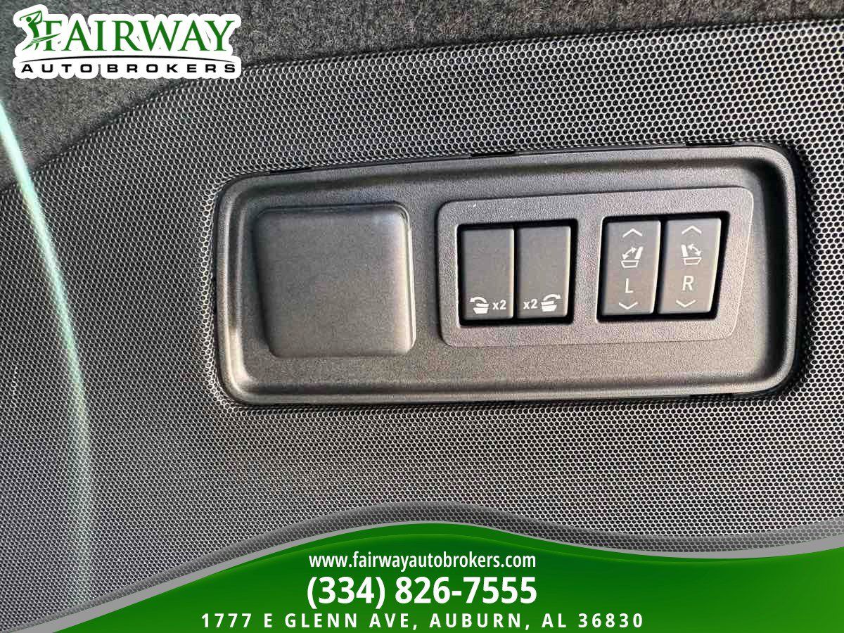 Used 2025 Cadillac Escalade Sport w/ Touring Package AWD/4WD image 31