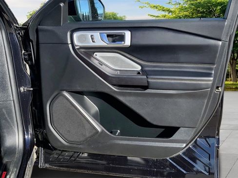 Used 2020 Ford Explorer ST w/ Premium Technology Package image 28