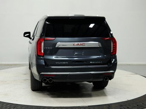 Used 2021 GMC Yukon Denali w/ Denali Premium Package AWD/4WD image 13