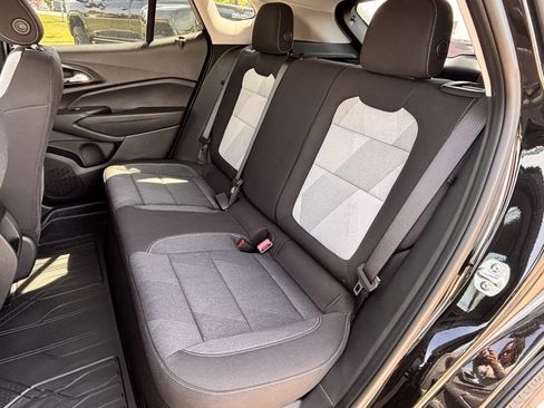 New 2026 Chevrolet Trax LS w/ LS Convenience Package FWD image 19