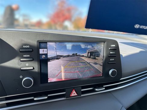 Used 2025 Hyundai Elantra SE image 21