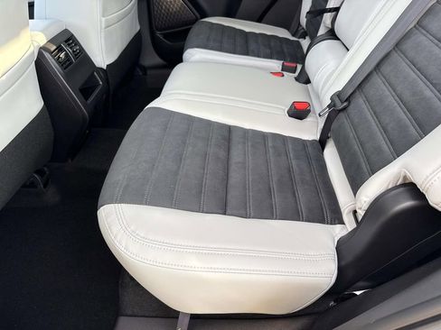 New 2026 Mitsubishi Outlander SE FWD image 14