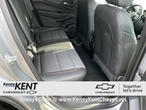 Certified 2025 Chevrolet Trax LT w/ LT Convenience Package image 9