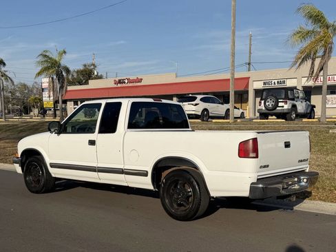 Used 2001 Chevrolet S10 Pickup LS w/ Preferred Equipment Group image 6