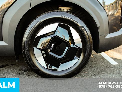 Used 2024 Kia EV9 Wind image 16