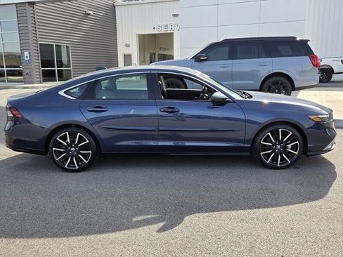 Used 2023 Honda Accord Touring image 4