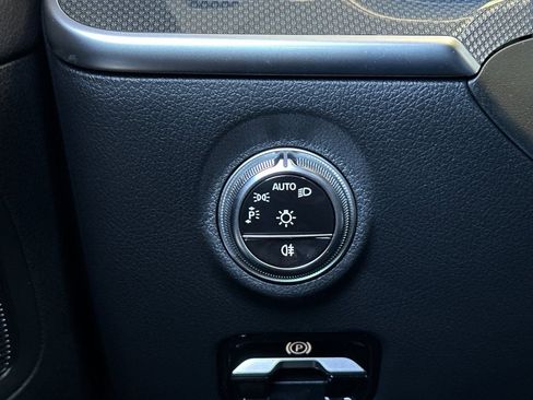 New 2025 Mercedes-Benz C 300 4MATIC Sedan image 26