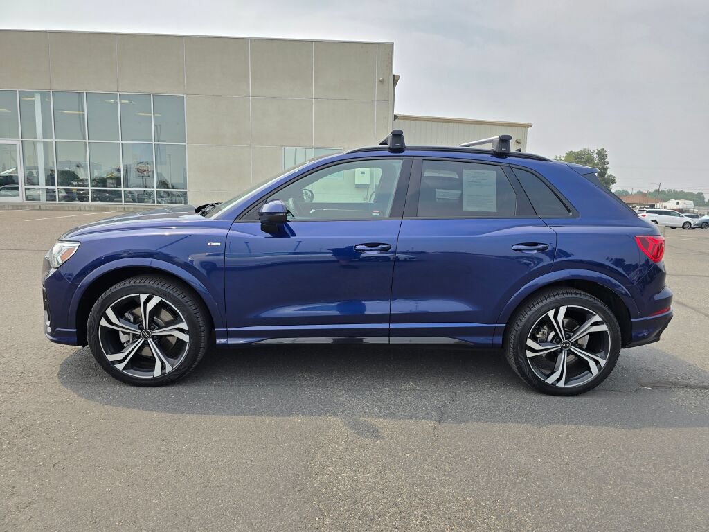 Used 2023 Audi Q3 2.0T Premium Plus w/ Premium Plus Package AWD/4WD image 3