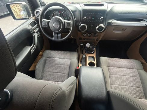 Used 2011 Jeep Wrangler Sahara w/ Dual Top Group AWD/4WD image 23
