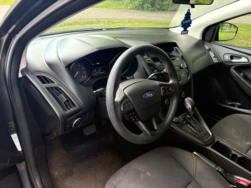 Used 2017 Ford Focus SE FWD image 15