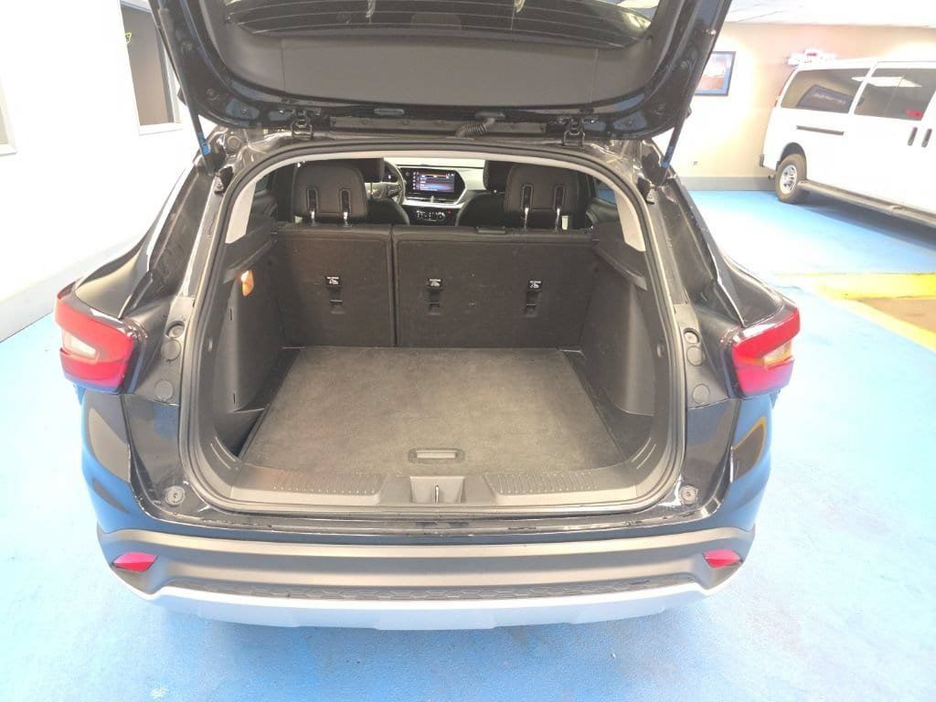 Certified 2024 Chevrolet Trax LT FWD image 7