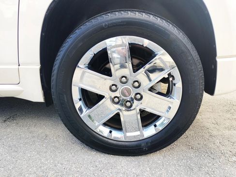 Used 2013 GMC Acadia Denali image 12