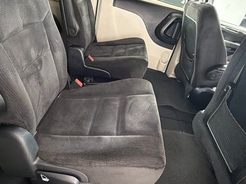 Used 2014 Dodge Grand Caravan SXT FWD image 21