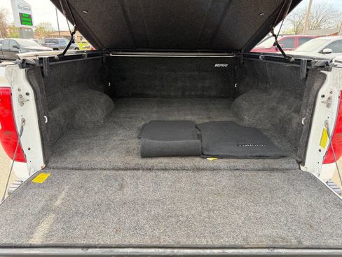 Used 2014 Toyota Tundra SR5 w/ SR5 Upgrade Package AWD/4WD image 12