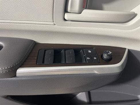 Certified 2023 Toyota Sienna LE image 18