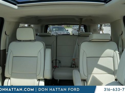 Used 2024 GMC Yukon XL Denali AWD/4WD image 23